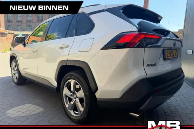 Toyota RAV4 (2020) thumbnail 5