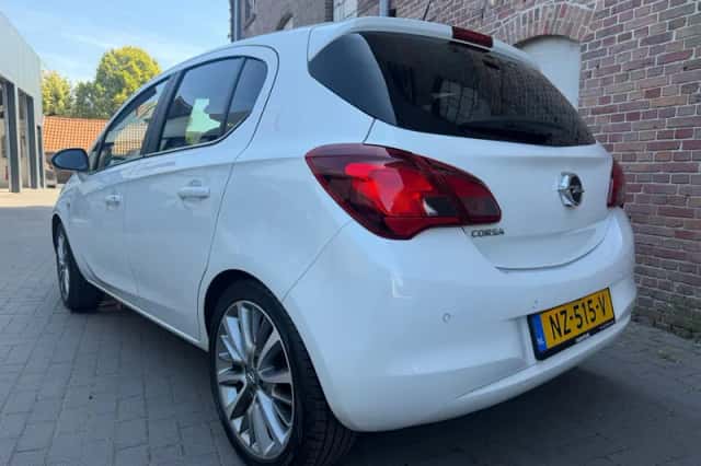 Opel Corsa (2017) thumbnail 4