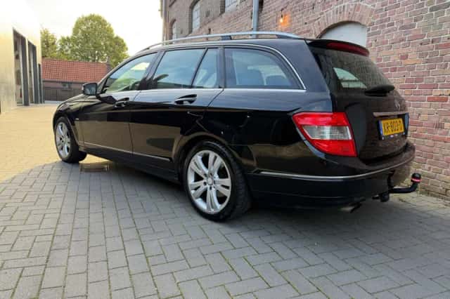 Mercedes-Benz C-Klasse (2009) thumbnail 3