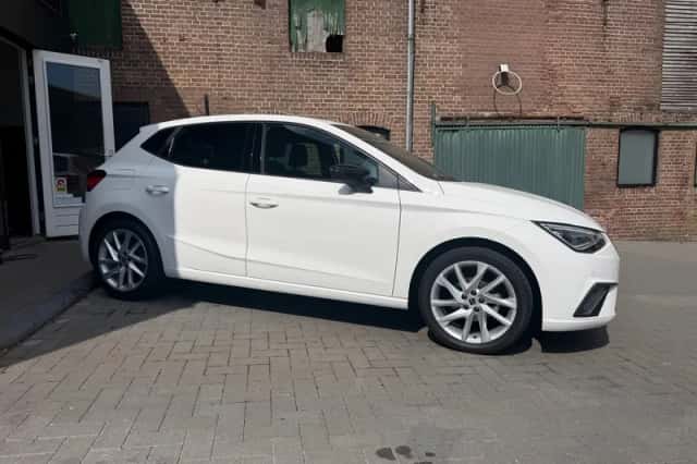 SEAT Ibiza (2023) thumbnail 4