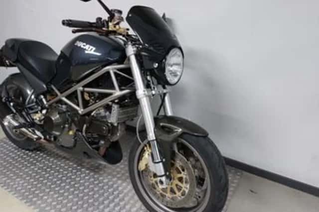 DUCATI M (2000) thumbnail 2