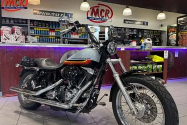 HARLEY-DAVIDSON STREETBOB (2004) thumbnail 1