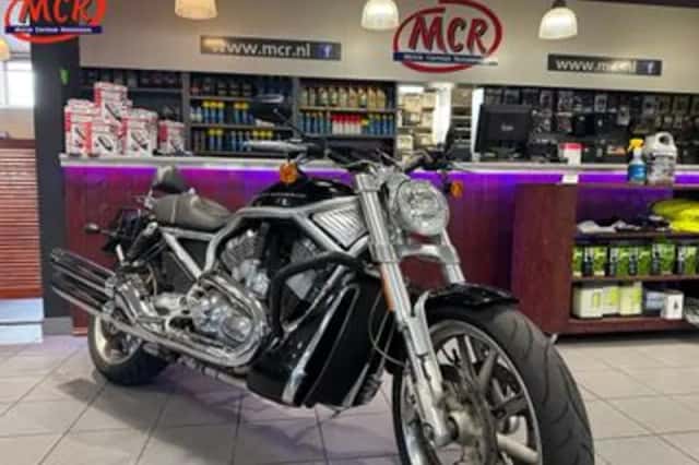 HARLEY-DAVIDSON V-ROD (2005) thumbnail 2