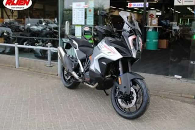 KTM 1290 (2024) thumbnail 3