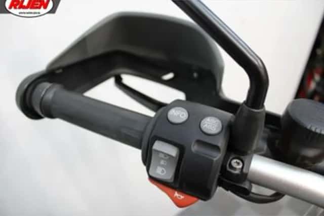 BMW R (2010) thumbnail 5