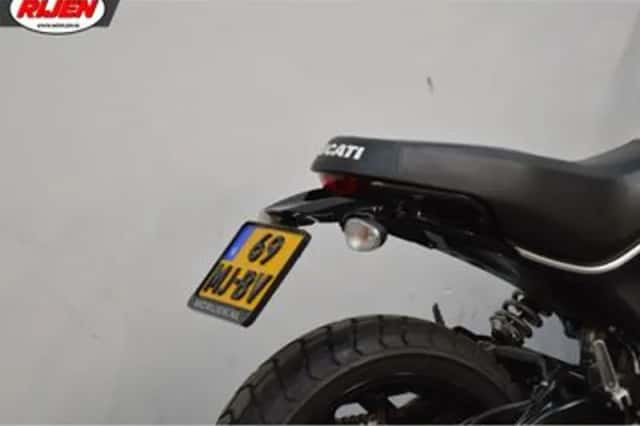 DUCATI SCRAMBLER (2017) thumbnail 5