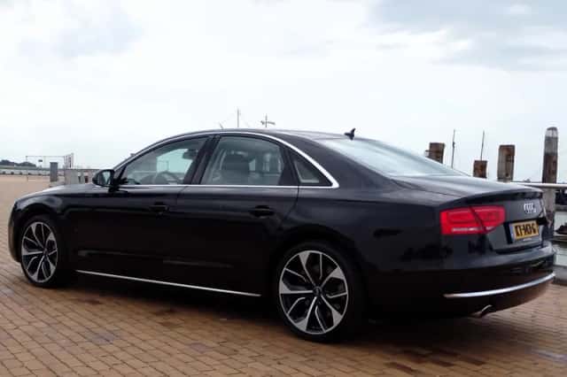 Audi A8 (2010) thumbnail 6