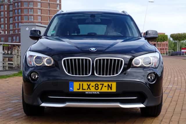 BMW X1 (2010) thumbnail 3