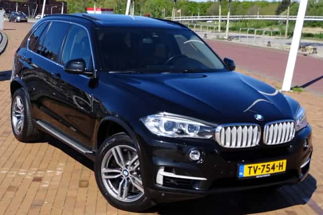 BMW X5 (2014) thumbnail 2