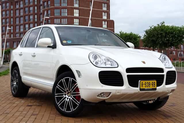 Porsche Cayenne (2003) thumbnail 1