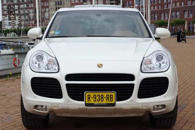 Porsche Cayenne (2003) thumbnail 3