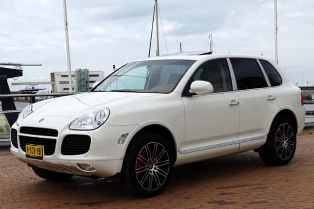 Porsche Cayenne (2003) thumbnail 4
