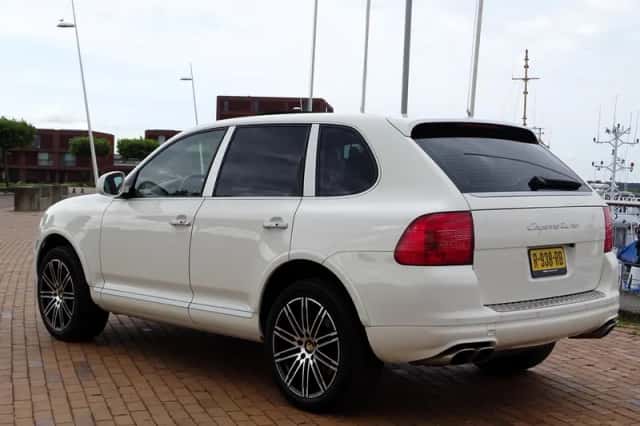 Porsche Cayenne (2003) thumbnail 6