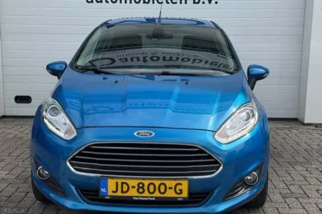 Ford Fiesta (2013) thumbnail 6