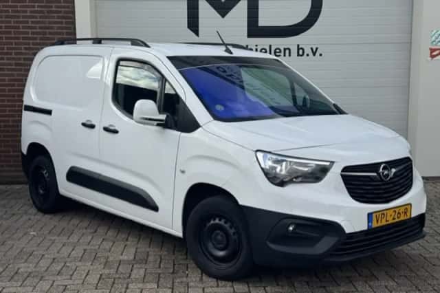 Opel Combo (2022) thumbnail 1