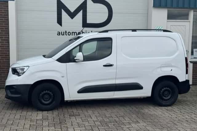 Opel Combo (2022) thumbnail 3