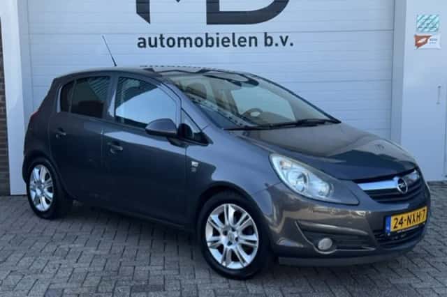 Opel Corsa (2010) thumbnail 1