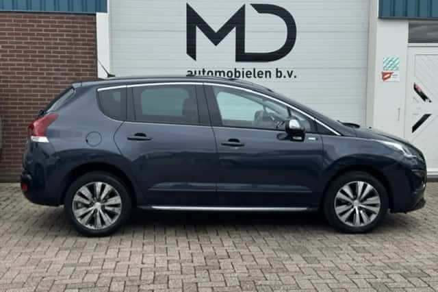 Peugeot 3008 (2014) thumbnail 2