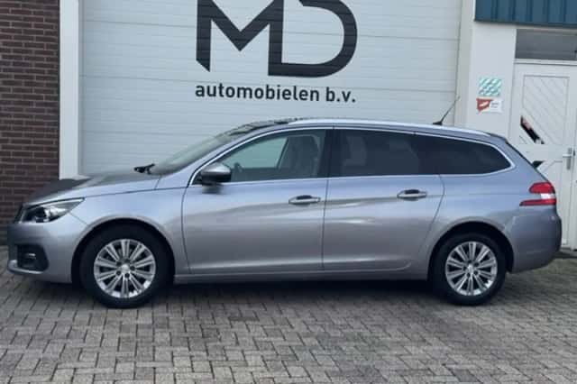 Peugeot 308 (2018) thumbnail 3