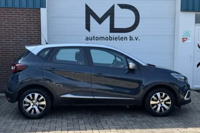 Renault Captur (2019) thumbnail 2