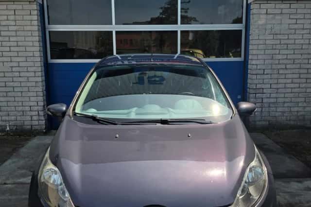 Ford Fiesta (2011) thumbnail 2