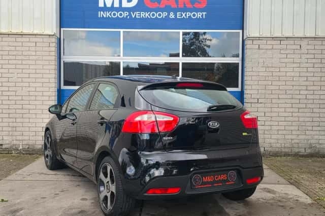 Kia Rio (2011) thumbnail 6