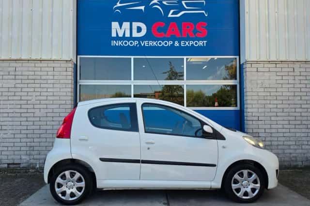 Peugeot 107 (2010) thumbnail 4