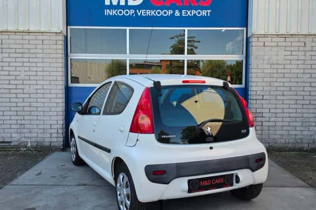 Peugeot 107 (2010) thumbnail 6