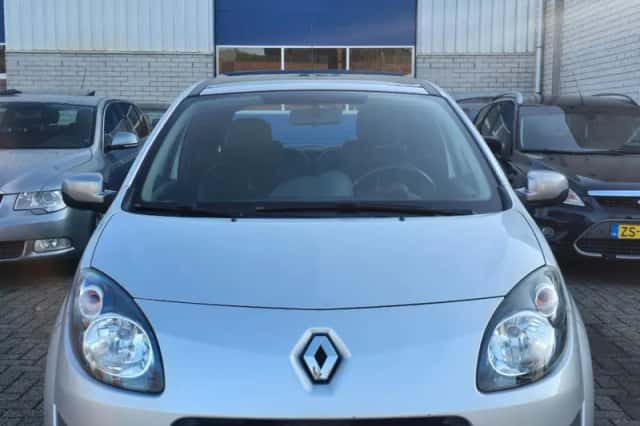 Renault Twingo (2011) thumbnail 2