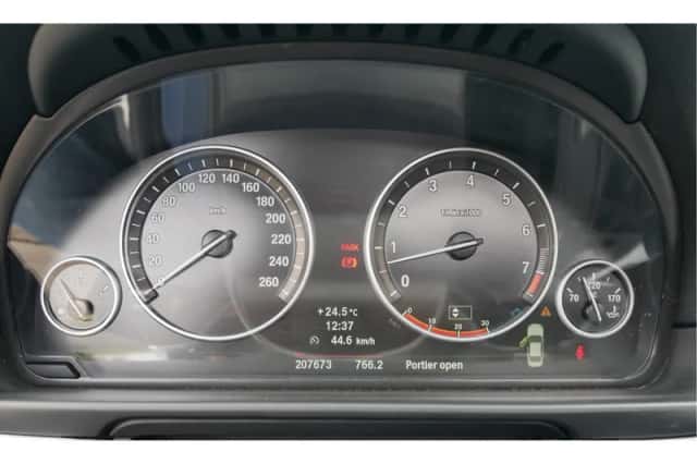 BMW 5-Serie (2011) thumbnail 4