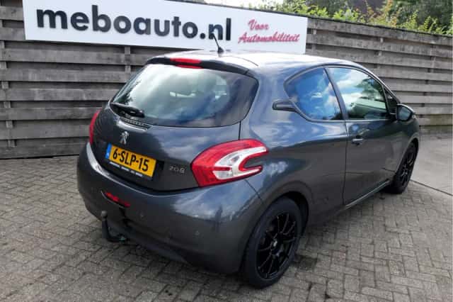 Peugeot 208 (2013) thumbnail 2