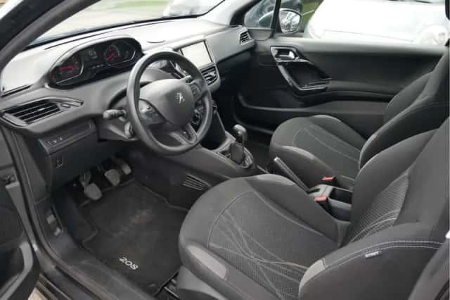 Peugeot 208 (2013) thumbnail 3
