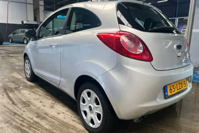 Ford Ka (2010) thumbnail 4