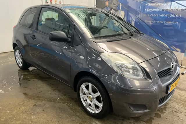 Toyota Yaris (2009) thumbnail 4