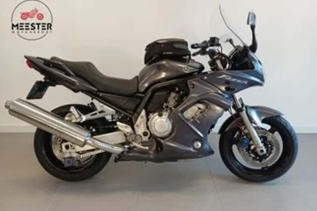 YAMAHA FZS (2005) thumbnail 1