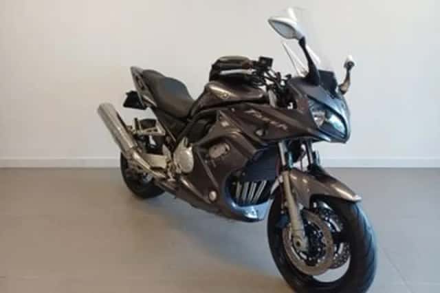 YAMAHA FZS (2005) thumbnail 3