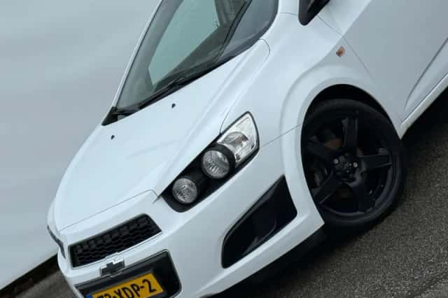 Chevrolet Aveo (2012) thumbnail 5