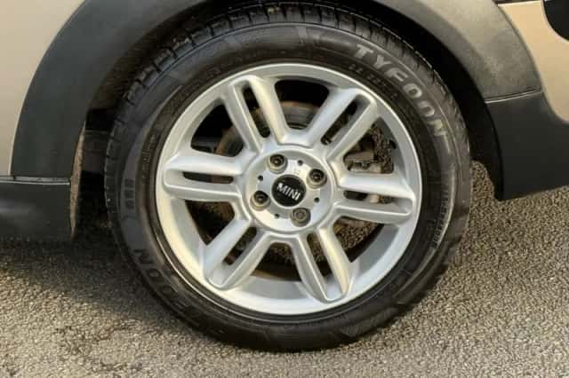 MINI Clubman (2013) thumbnail 6