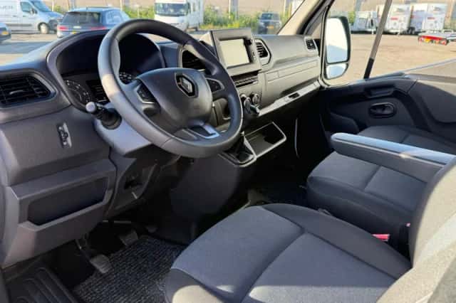 Renault Master (2023) thumbnail 3