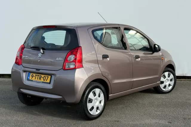 Suzuki Alto (2012) thumbnail 4