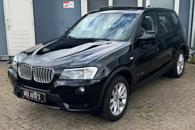 BMW X3 (2011) thumbnail 2