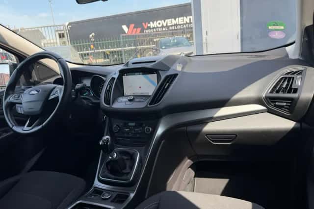 Ford Kuga (2018) thumbnail 5