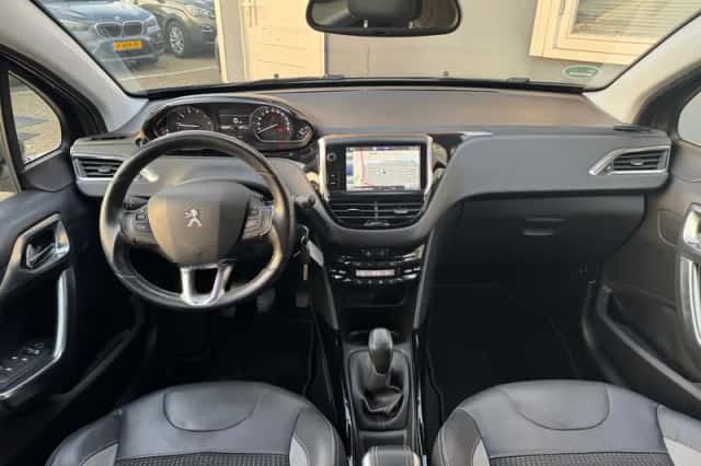 Peugeot 2008 (2017) thumbnail 4