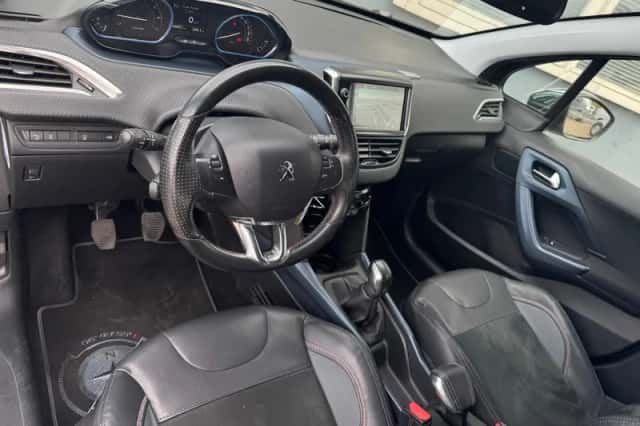 Peugeot 2008 (2014) thumbnail 3