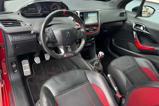 Peugeot 208 (2013) thumbnail 3