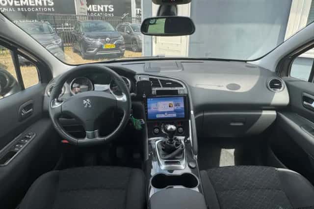 Peugeot 3008 (2014) thumbnail 4