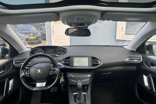 Peugeot 308 (2017) thumbnail 4