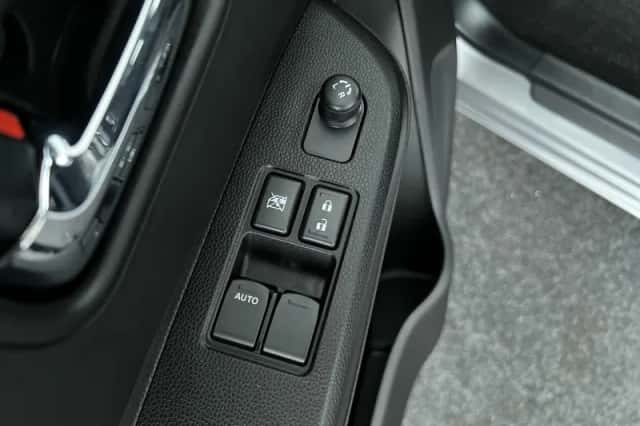 Suzuki Ignis (2024) thumbnail 12
