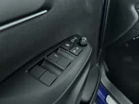 Mazda 2 Hybrid (2024) thumbnail 12