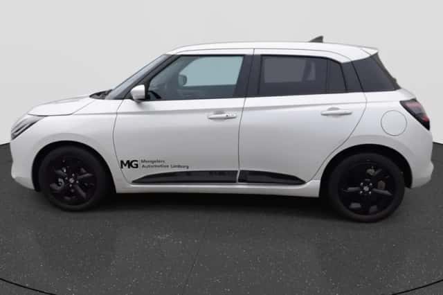 Suzuki Swift (2025) thumbnail 2